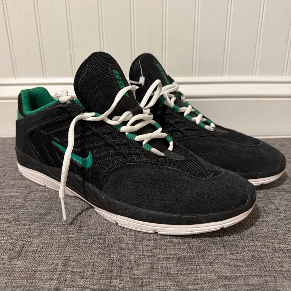 Nike Vertebrae SB Men's Shoes Training Size 11.5 New FD4691-003 Black/Green